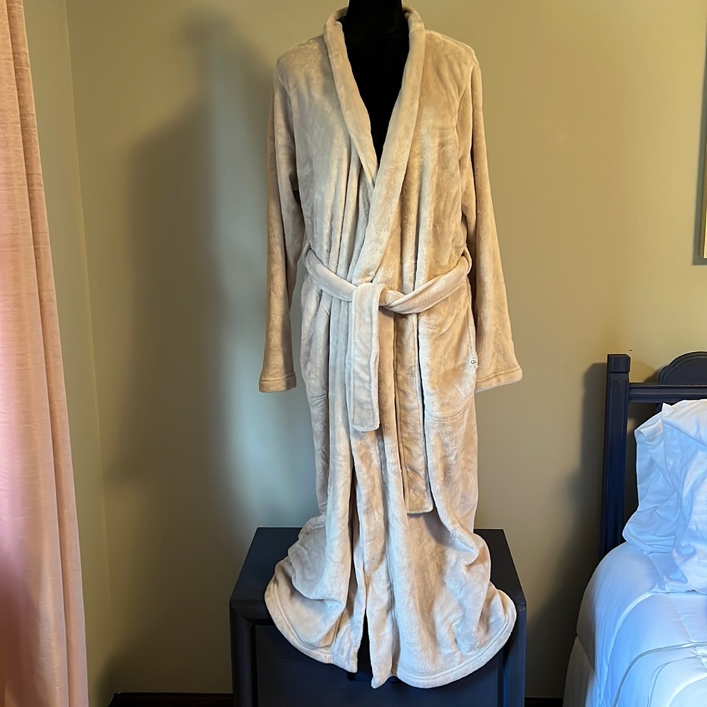 Great Used Condition - Ugg Robe